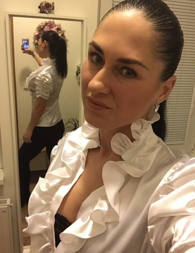 Madame Sarka 25 
