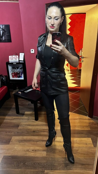 Madame Sarka 18 