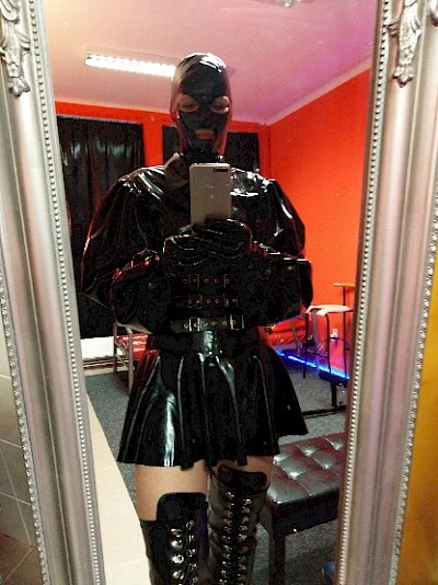 Latex Ella 2 