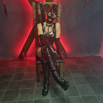 Madame Moira 16 