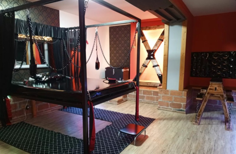 BDSM inzerát