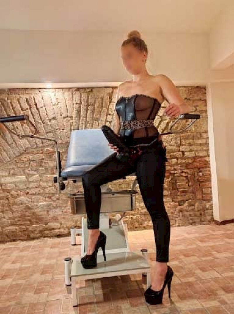 BDSM inzerát