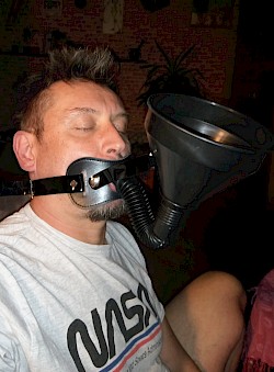 BDSM inzerát
