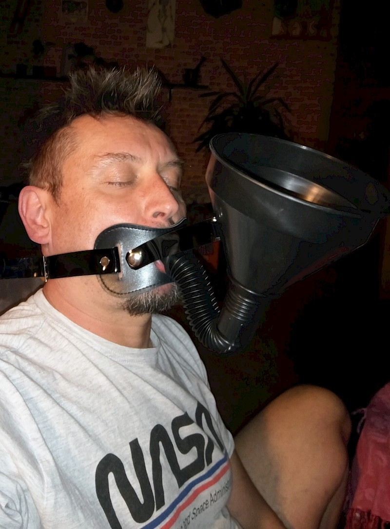 BDSM inzerát